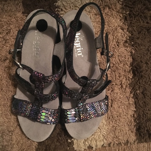 alegria by pg lite sandals